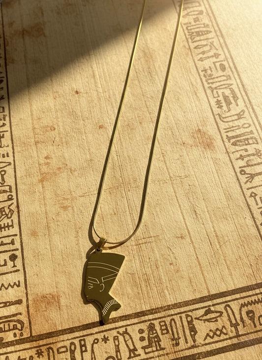 Queen Nefertiti Medallion Necklace
